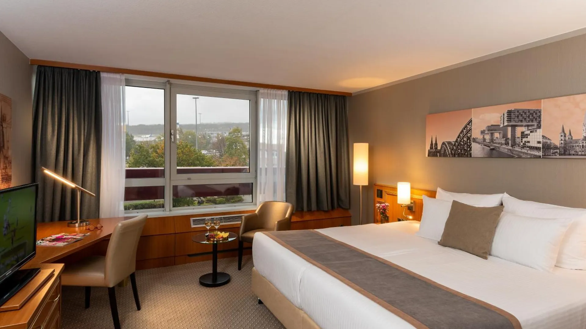 Leonardo Hotel Koeln Bonn Airport 4*, Cologne