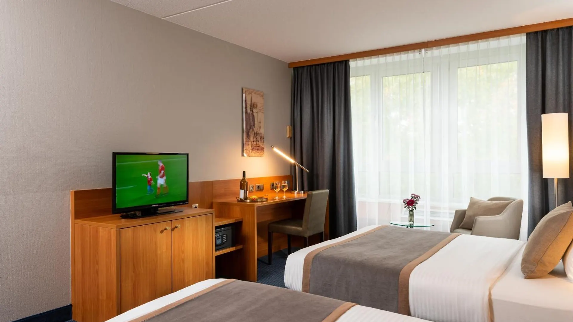 Leonardo Hotel Koeln Bonn Airport 4*, Cologne