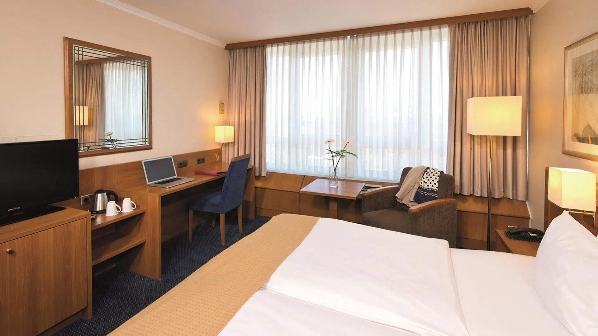 Leonardo Hotel Koeln Bonn Airport 4*, Cologne